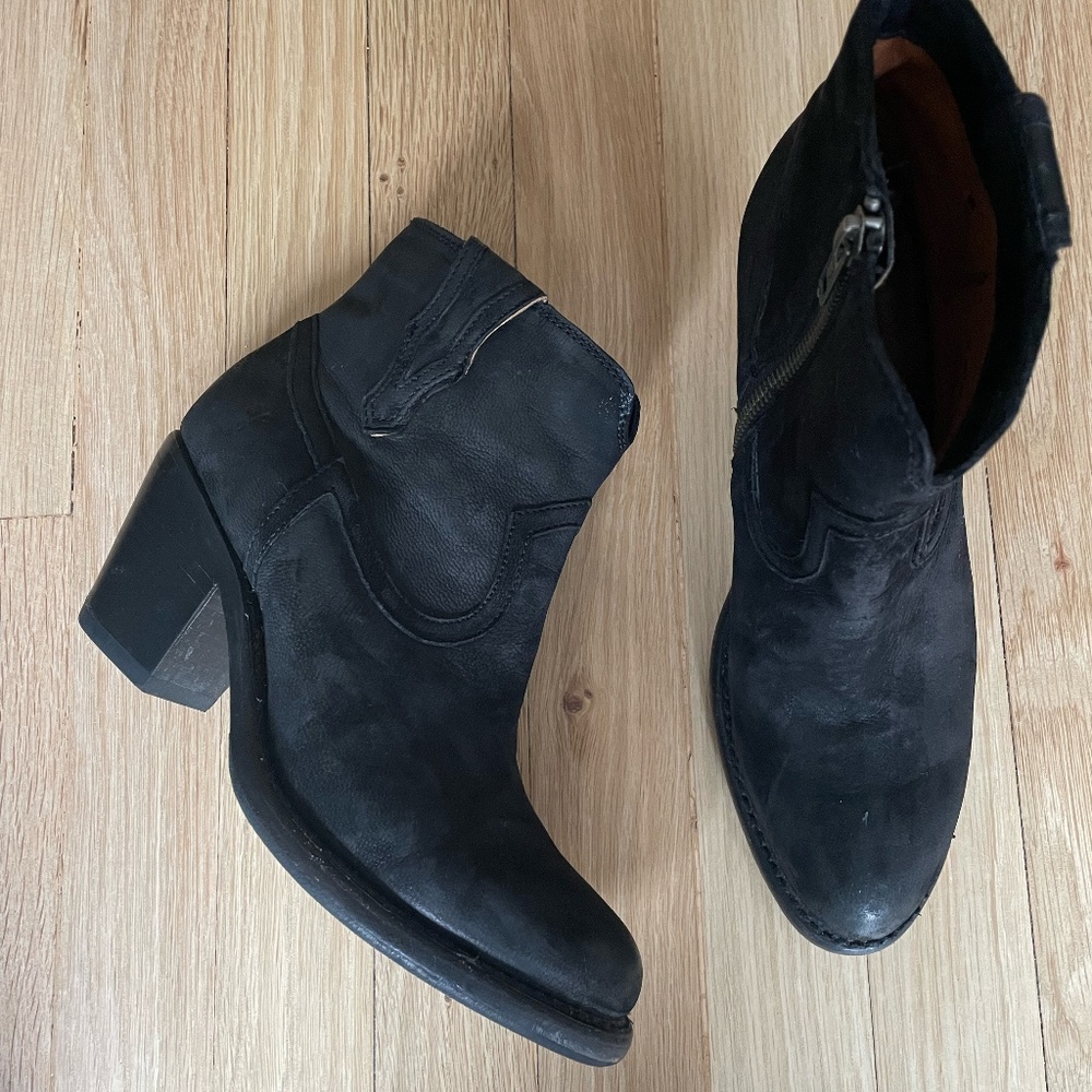 Frye Lillian Western Short Boot in Black